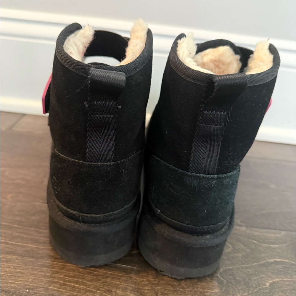UGG Neumel Black Ankle Boots with Vibrant Pink Strap - Picture 2 of 6